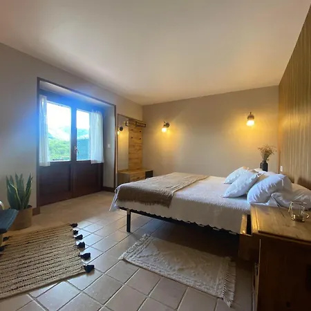 Larre Aundi Country house