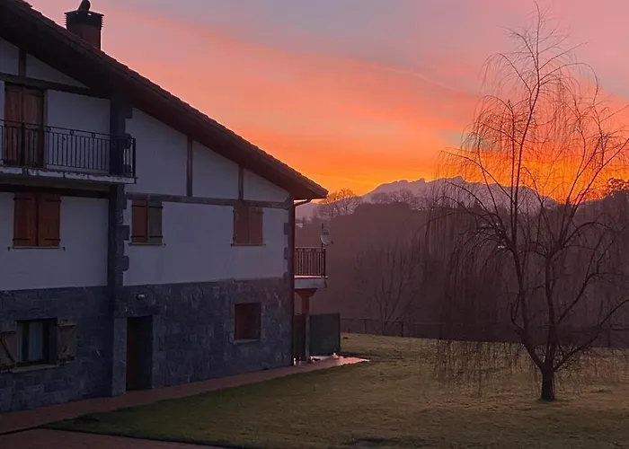 Country house Larre Aundi *