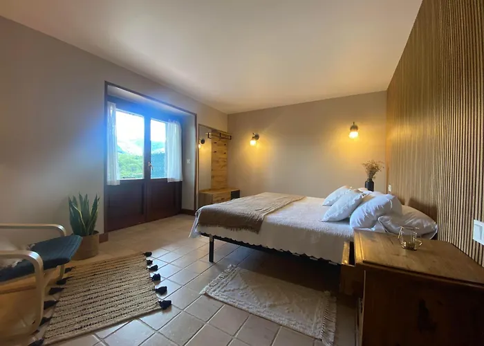 Larre Aundi Country house